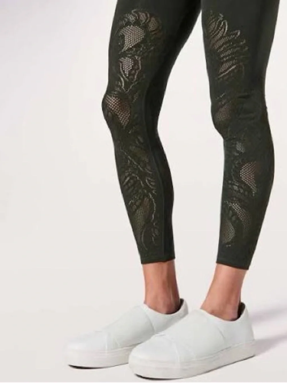 Lululemon Reveal Tight Lattice Paisley 28 inches Size 2